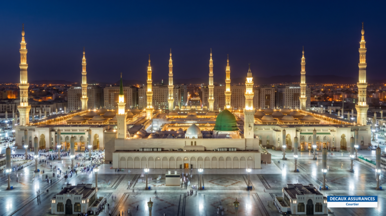 Mosquée du Prophète à Médine, Arabie saoudite, de nuit
