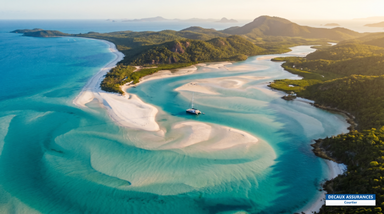 Sable blanc de Whitehaven Beach, îles Whitsunday, Queensland, Australie