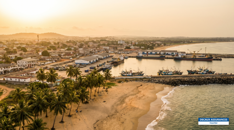 Ville côtière et port de San Pedro, Côte d'Ivoire — façade atlantique du sud-ouest