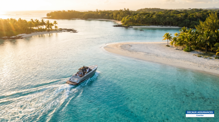 Lagon turquoise et bancs de sable de l'île aux Cerfs, côte est de l'île Maurice