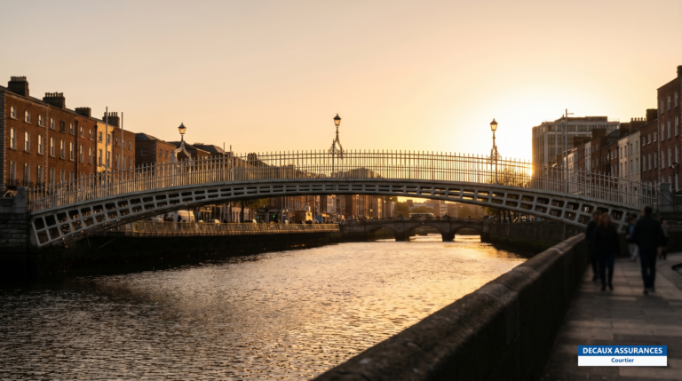 Pont Ha'penny et quais de la Liffey à Dublin, Irlande — vivre dans la capitale