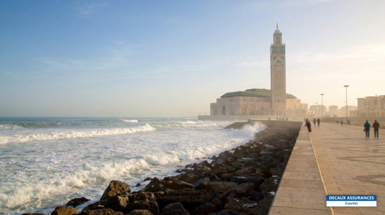 Mosquée Hassan II et son minaret face à l'océan à Casablanca, Maroc