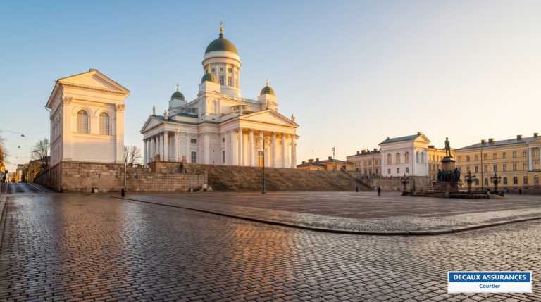 Cathédrale d'Helsinki et place du Sénat, Finlande — capitale et cœur de la communauté française