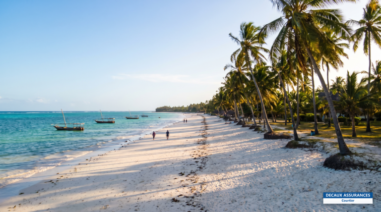 Plage de Diani et côte de l'océan Indien au Kenya