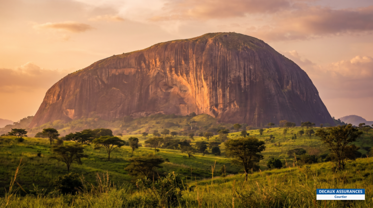 Aso Rock, monolithe surplombant Abuja, Nigeria