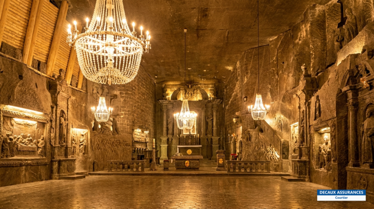 Chapelle sculptée dans le sel des mines de Wieliczka, Pologne