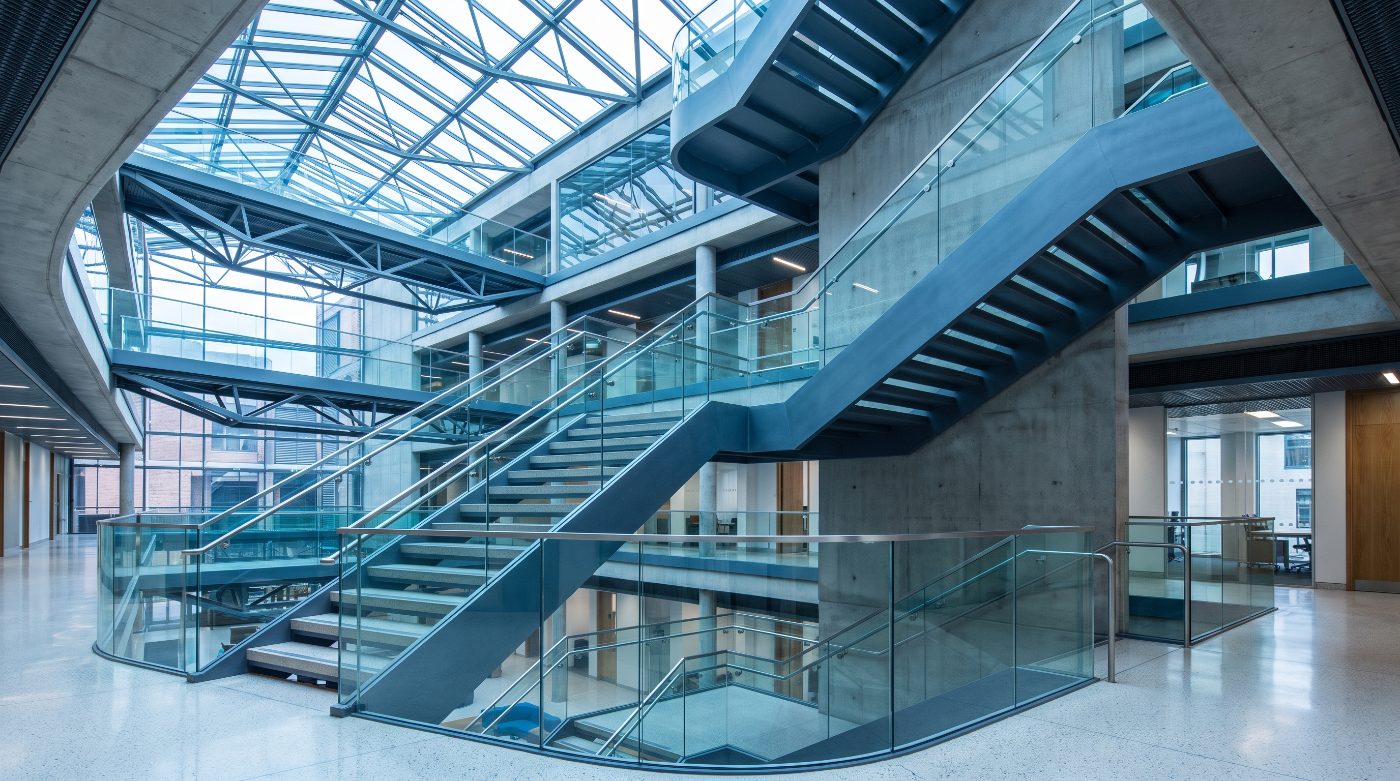 Atrium d un bâtiment universitaire