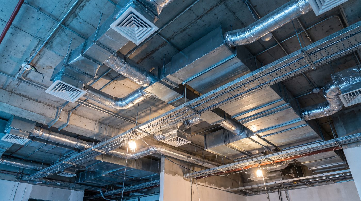 Réseau de gaines de ventilation en faux plafond